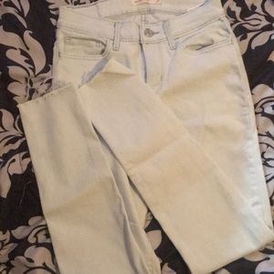 Levi’s 710 super skinny light wash jean size 27